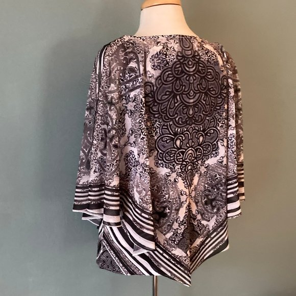 World Unity tank & handkerchief cover top - Picture 10 of 13